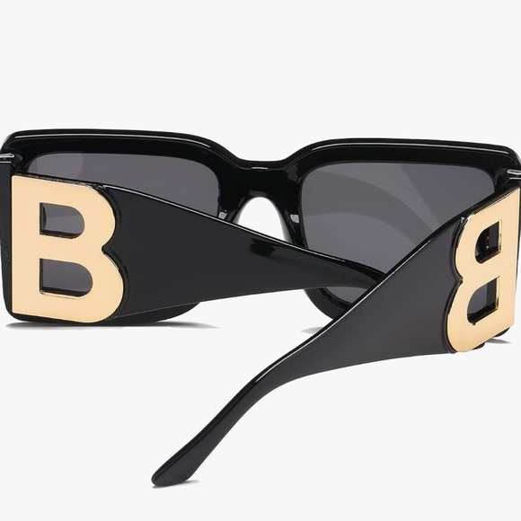 Oversized Designer look Black Sunglasses with Gold Accent B - Picture 3 of 4